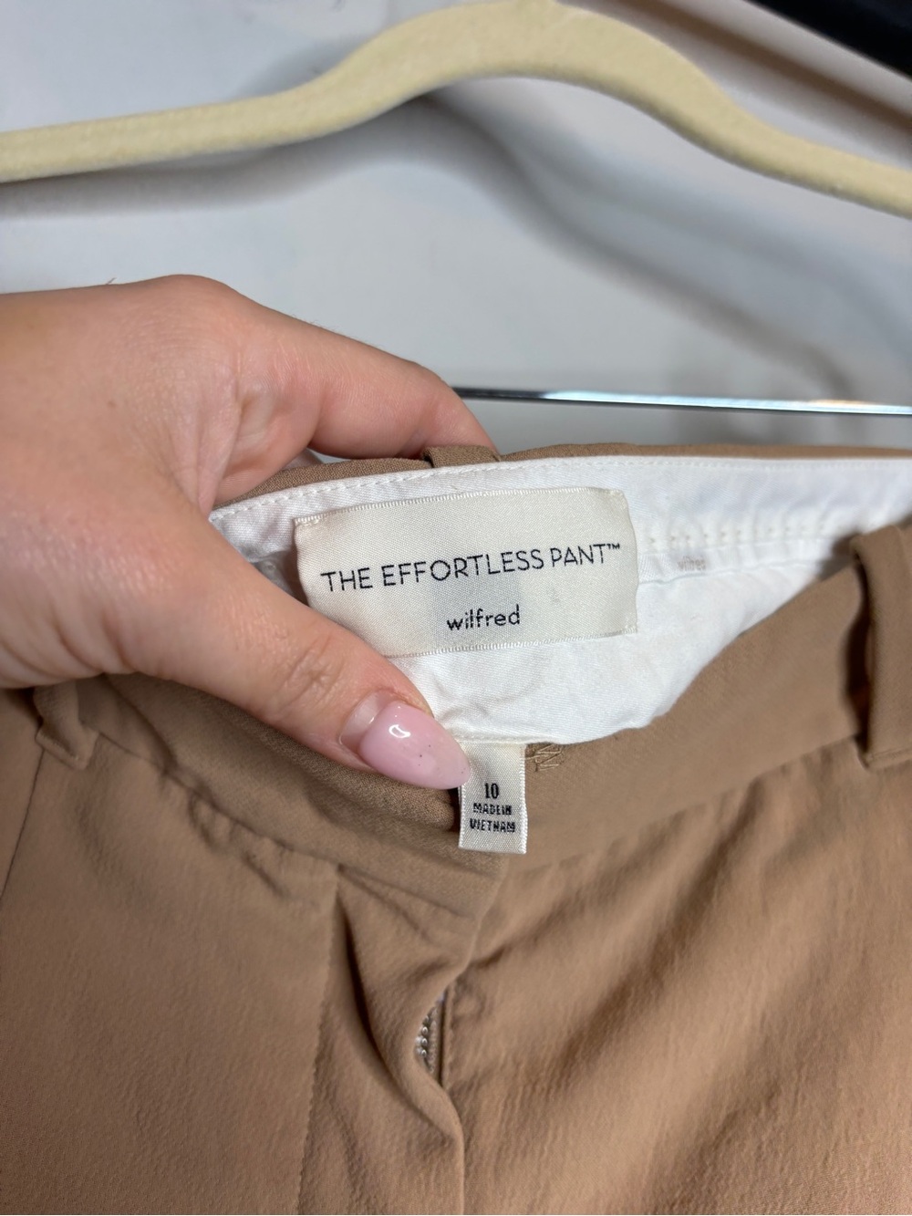 Aritzia The Effortless Pant Wider Crepette Size 10 Desert Sand - Picture 4 of 9